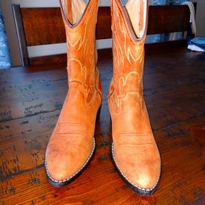 Old West like new leather cowgirl boots!